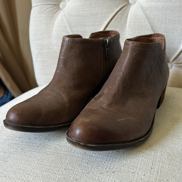 Lucky brand distressed brown leather short boots size 8 1/2 - Picture 3 of 10